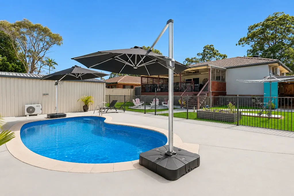 Caboolture 4Zimmer Golf Course Living with Exceptional Dual Living Potential