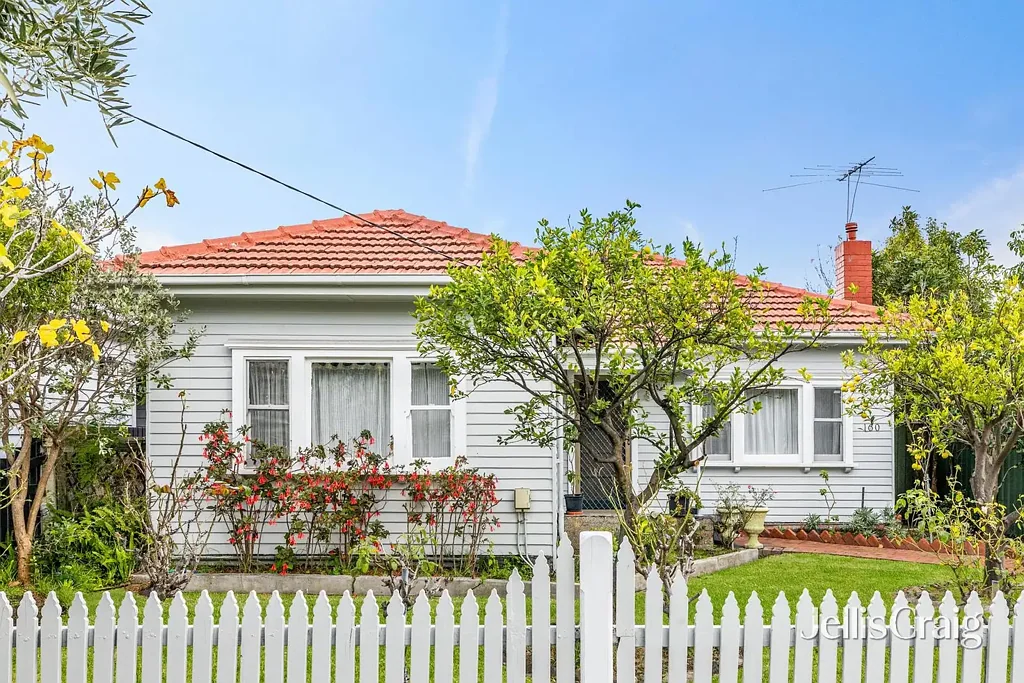 Yarraville 3ਬੈੱਡਰੂਮ Appeal And Prospects On A Pivotal Corner