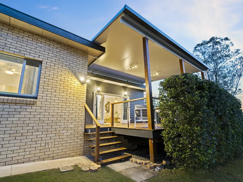Salisbury 3Phòng ngủ Elevated Corner Block Home with Plenty of Potential