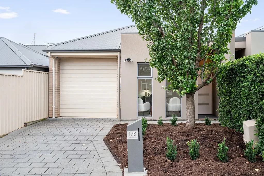 Seacombe Gardens 3房  Contemporary Courtyard Convenience – a Little Ripper