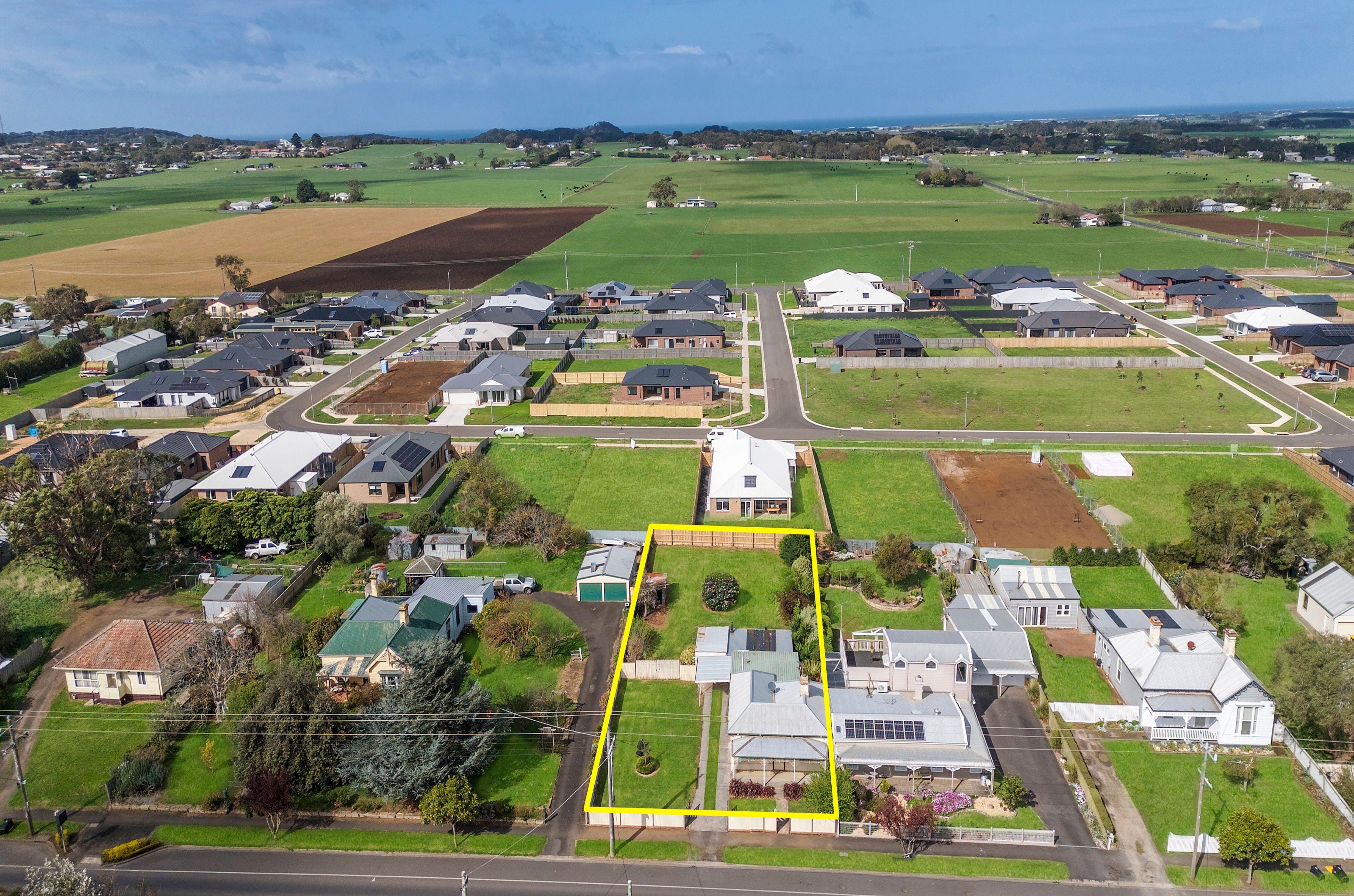 205 COMMERCIAL RD, KOROIT VIC 3282, 0房, 0浴, House