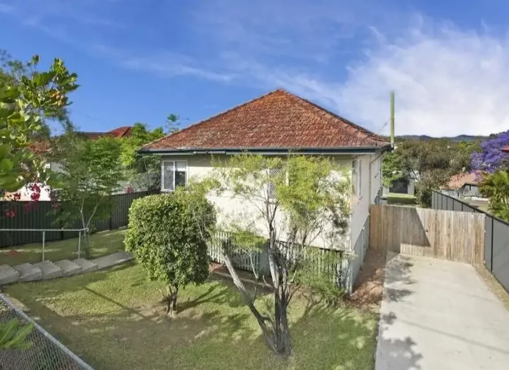 FAMILY HOME - GREAT POSITION