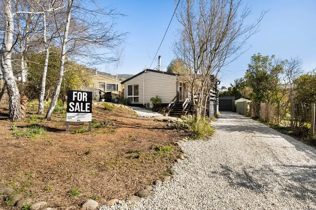 1 Feathertop Street, Tawonga South, VIC 3698