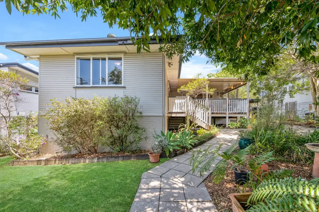 4 Kaiyar Street, Chermside West, QLD 4032