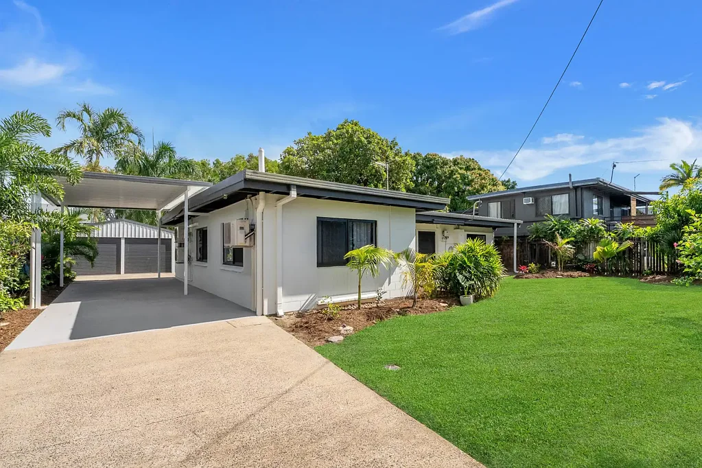 21 Christensen Street, Machans Beach, QLD 4878