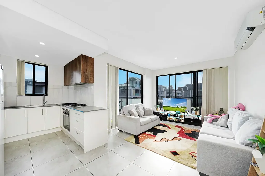Toongabbie 2房 宽敞的公寓生活，带超大阳台和现代舒适设施 Spacious Apartment Living with an Oversized Balcony & Modern Comfort!