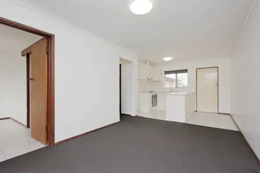 Neat & Tidy Unit in Prime Location