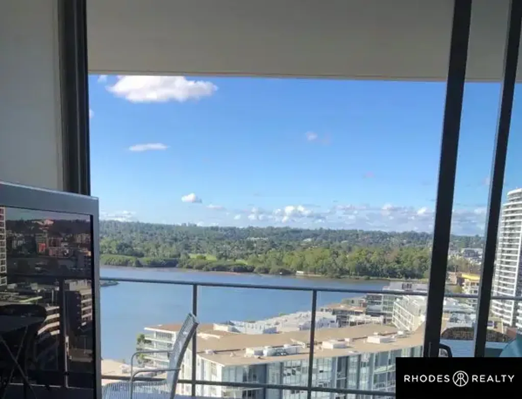 Level 15 North facing one bedroom with prime water view