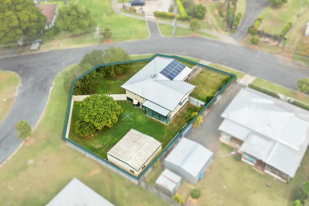 Beaudesert 3ਬੈੱਡਰੂਮ FIRST TIME TO MARKET - MINUTES TO TOWN CENTRE, SCHOOLS AND SHOPS