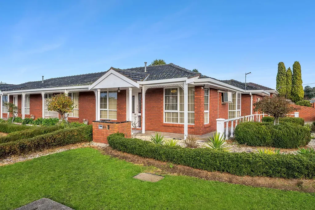 Comfort and Convenience in a Sought-After Bell Park Pocket
