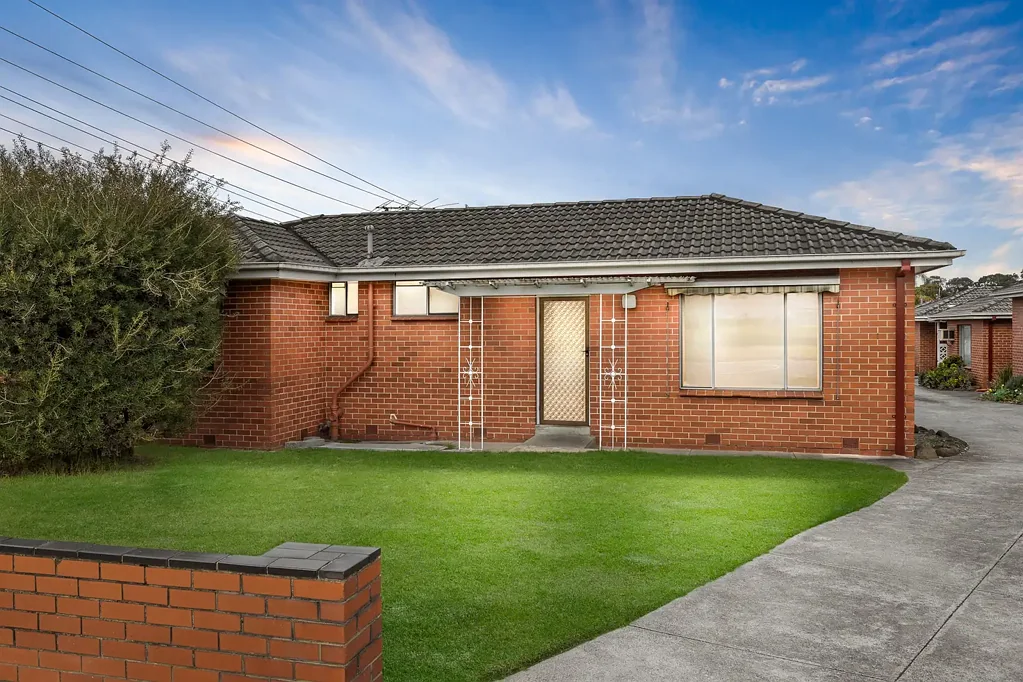 Oakleigh South 2 Bedroom Harmonious Indoor-Outdoor Living