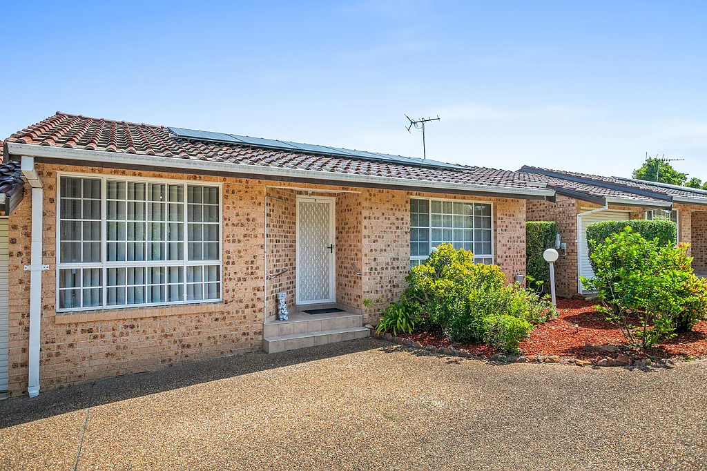 2/5 Wattle Street, Peakhurst, NSW 2210