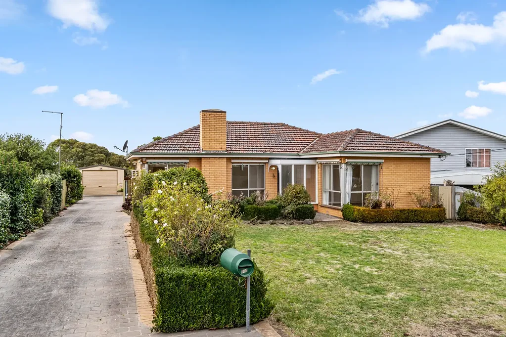 100 Walker Street, Cobden, VIC 3266