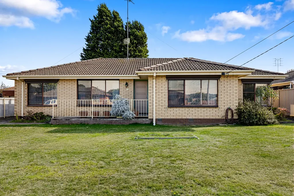 11 Lewis Court, Sebastopol, VIC 3356