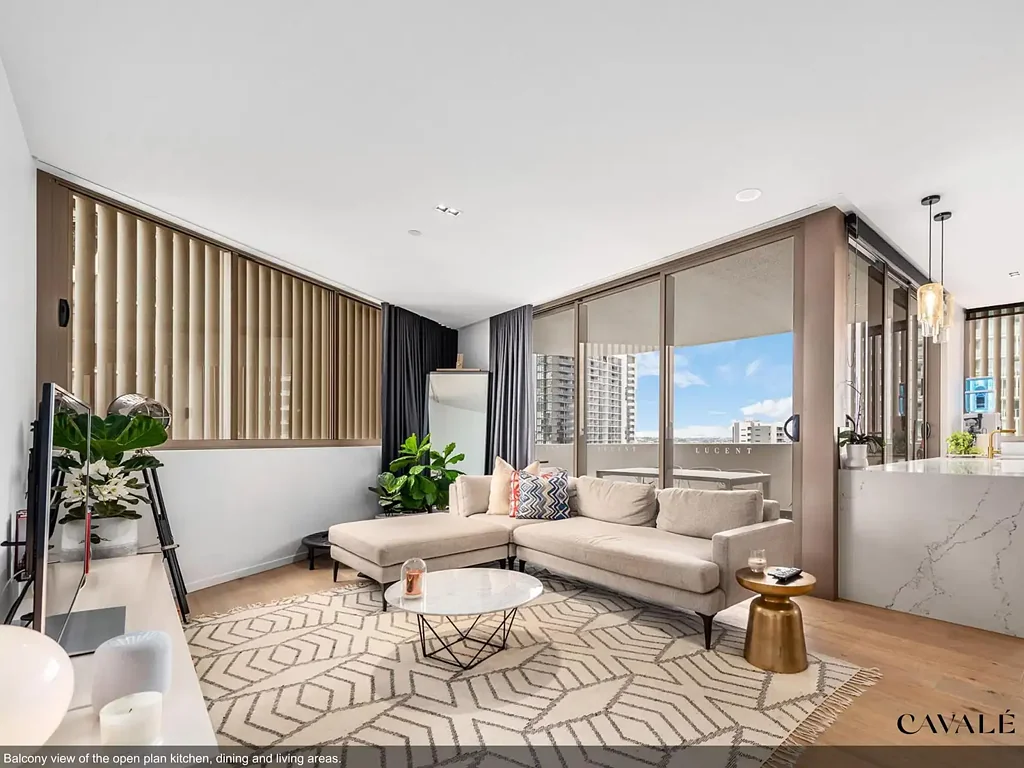 Luxurious and Sought After Corner Suite - $1,100/WK