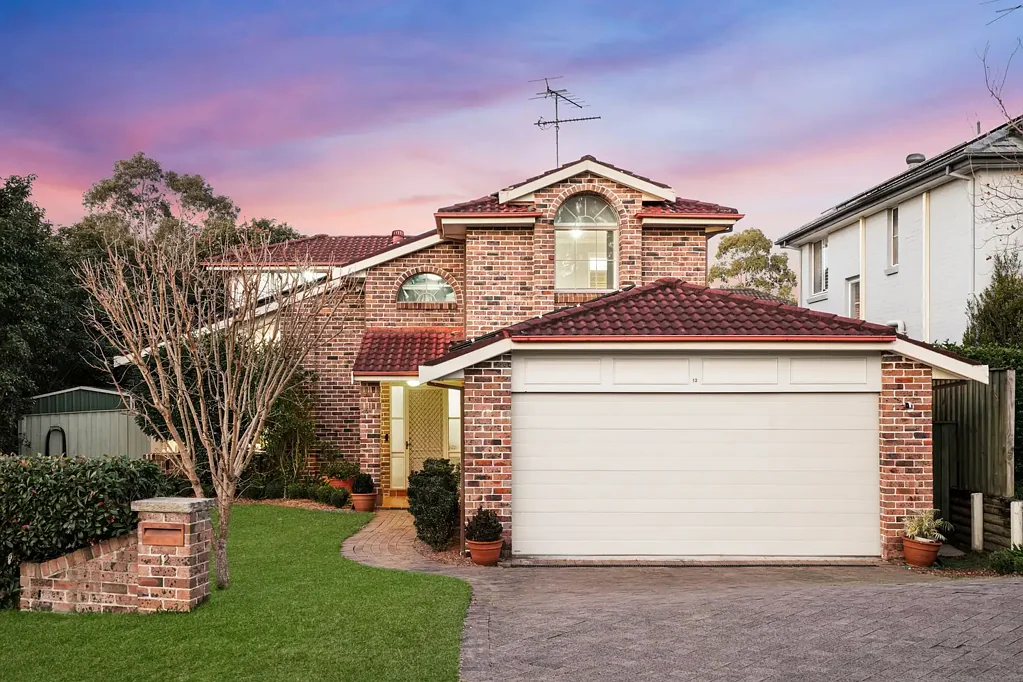 Kellyville 5Phòng ngủ Renovated Family Entertainer in the Heart of the Duncraig Estate