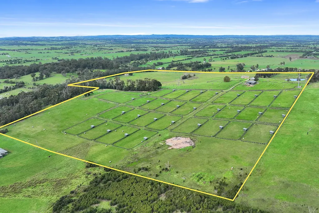 Tonimbuk 3ห้องนอน 150 Acre Equine Holding with Income Potential