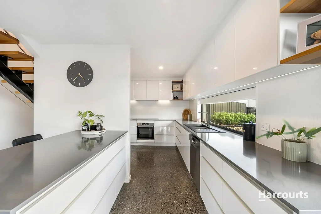 Oakdowns 3 Bedroom Exceptionally Designed Eastern Shore Residence