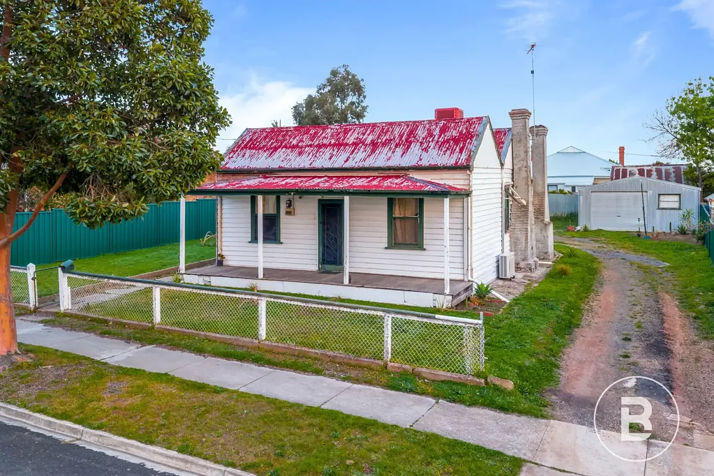 Stawell 3Kwarto Classic Miner's Cottage with Character & Potential