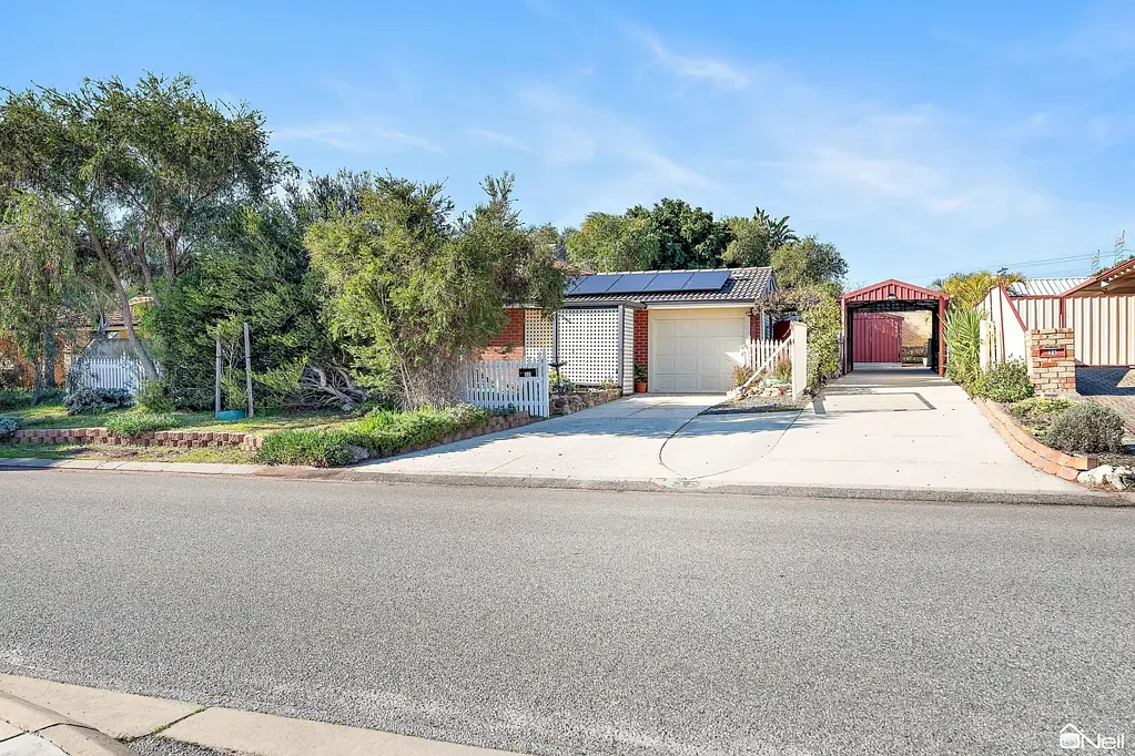 32 Baningan Avenue, Success, WA 6164