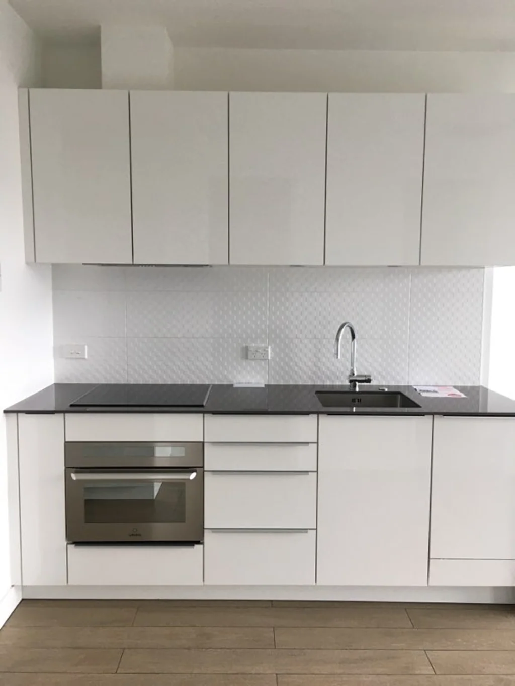 学区双校网~生活便利公寓,2房1厅,整租~租金$670/每周 +1车位