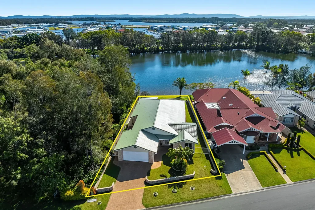 Yamba 4ห้องนอน Lakeside Serenity with Everyday Convenience