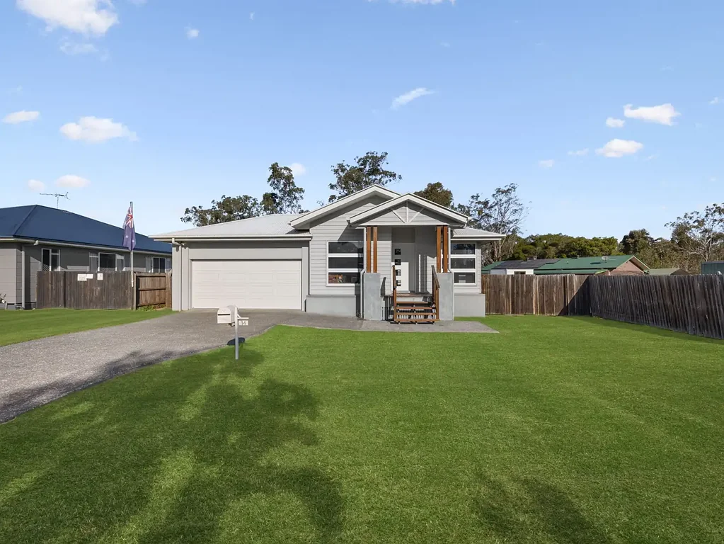 Rosewood 5ਬੈੱਡਰੂਮ Modern Family Living on 1,760m² with Exceptional Future Potential