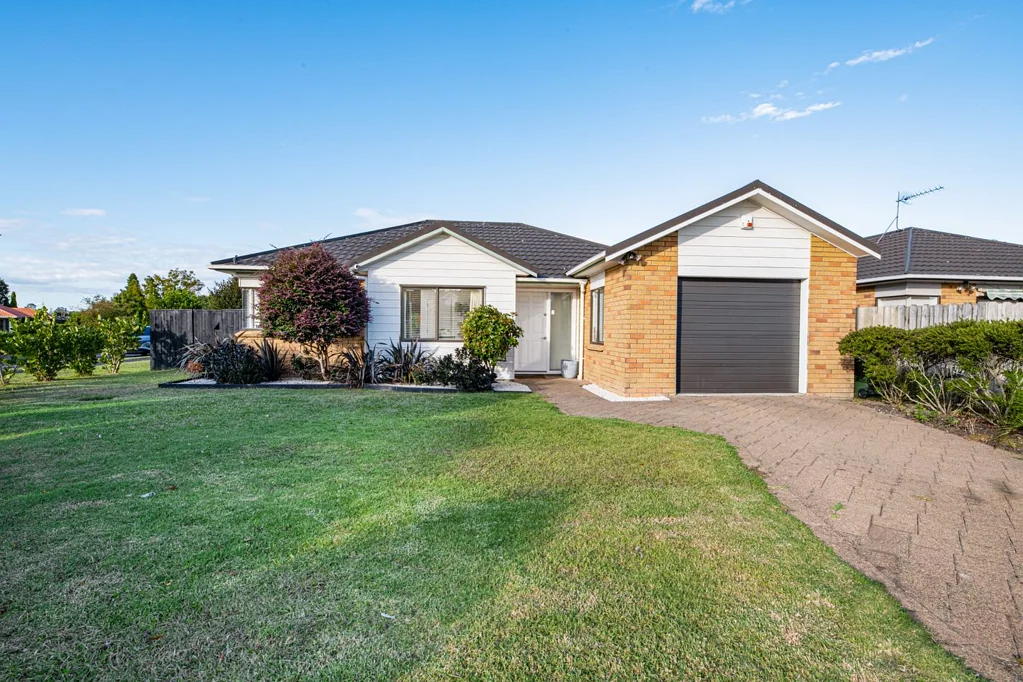 1 Welcome Place, Henderson, Waitakere City, Auckland