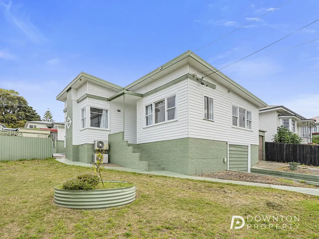 West Moonah 3房  A Home of Versatility, Opportunity & Dual Income! (STCA)