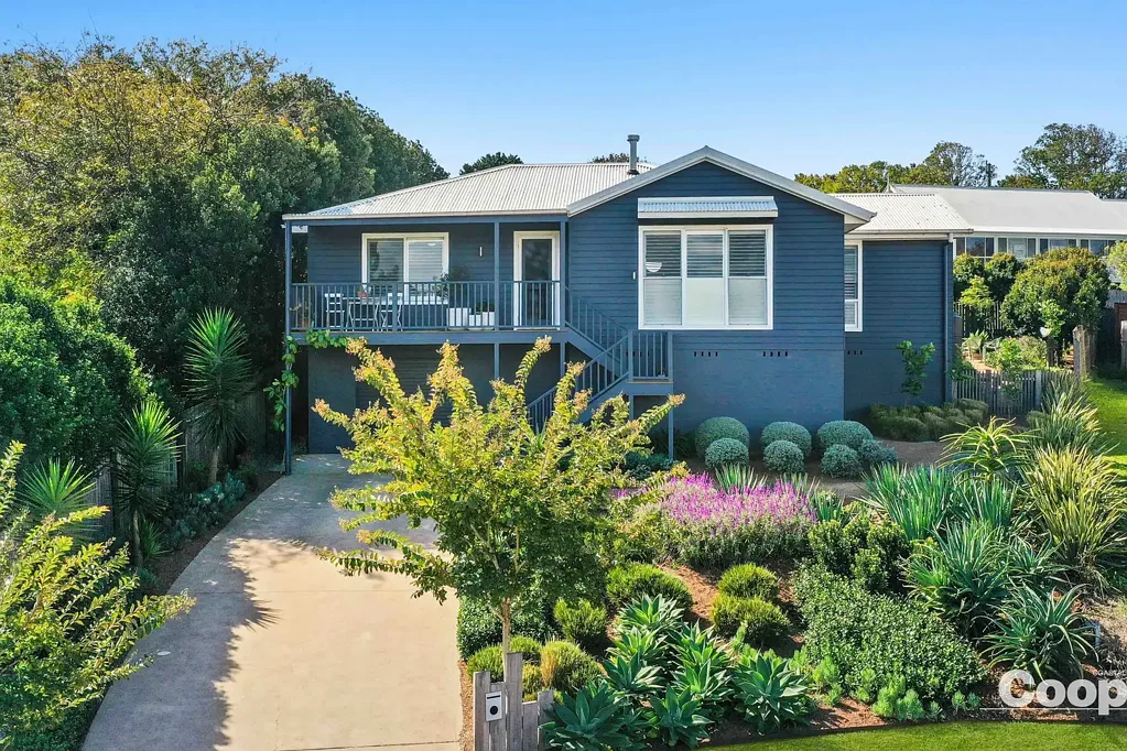 Milton 3غرفة نوم Elevated Home with Outdoor Haven in the Heart of Milton