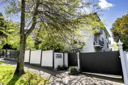 11/25 Isabella Grove, Hawthorn