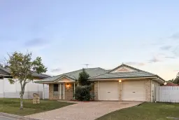 11 Azure Crescent, Griffin