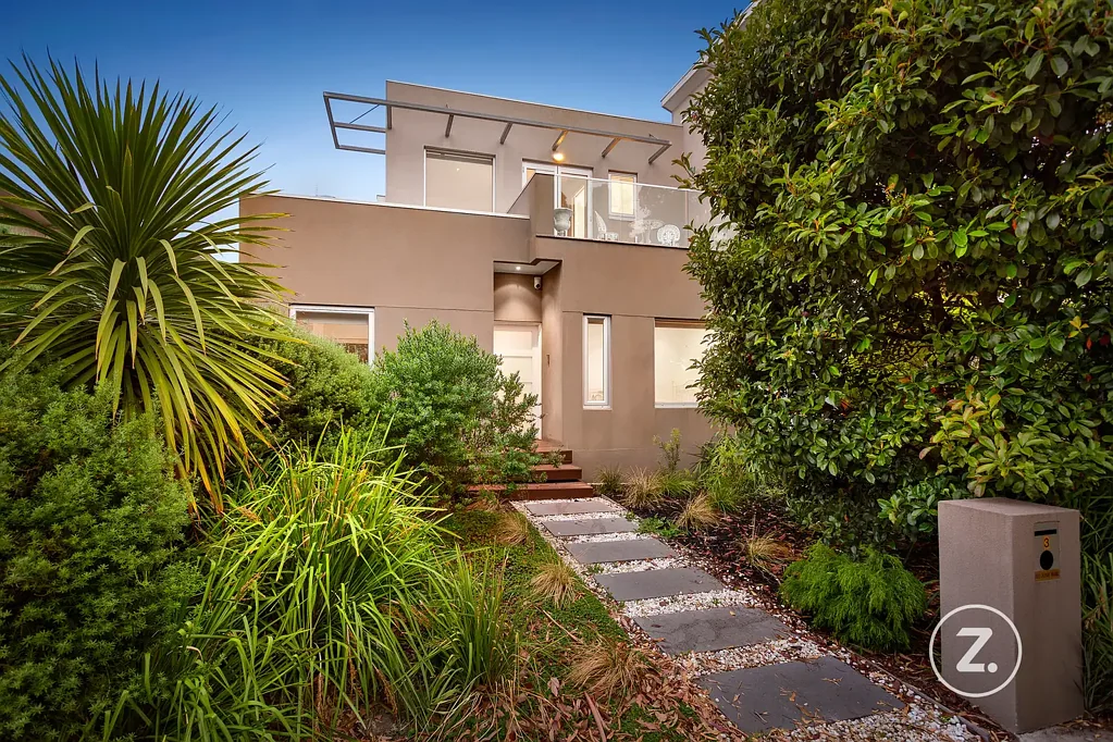 Beaumaris 4 Bedroom Easy-Care Quality Opposite Banksia Reserve