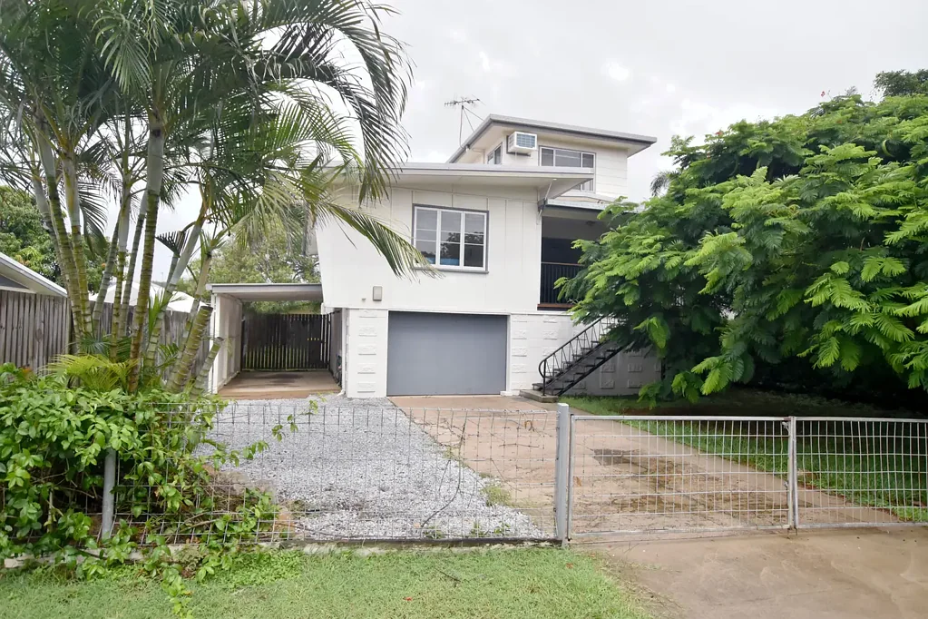 APPLICATION APPROVED :: FURNISHED 2 BEDROOM PROPERTY MOVE IN READY