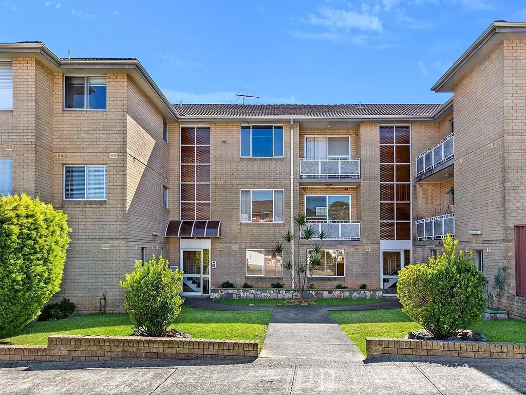 Tranquil Two-Bedroom Haven in Leafy Complex