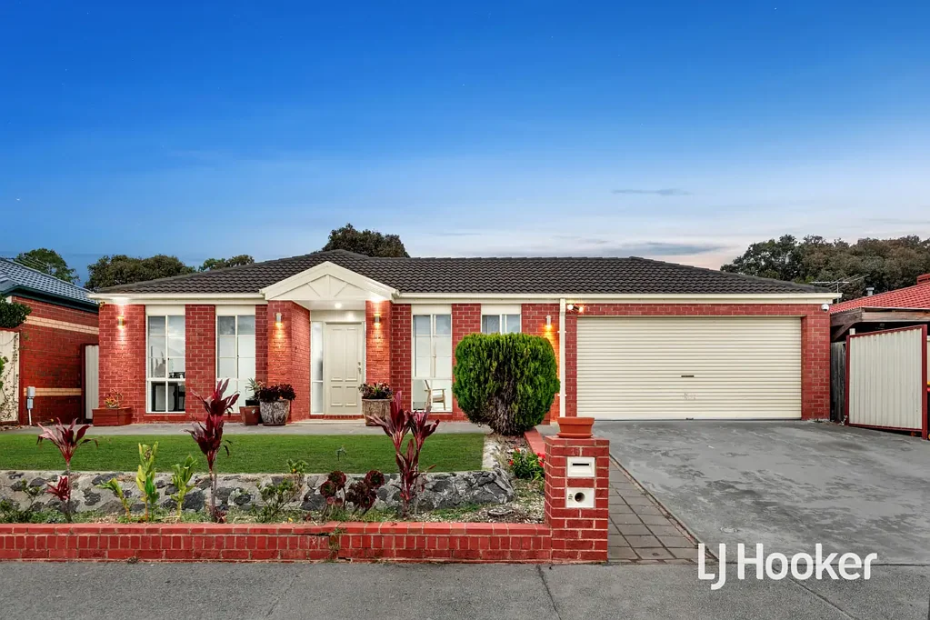 Point Cook 4ห้องนอน Exceptional Family Home Featuring Multiple Living Areas