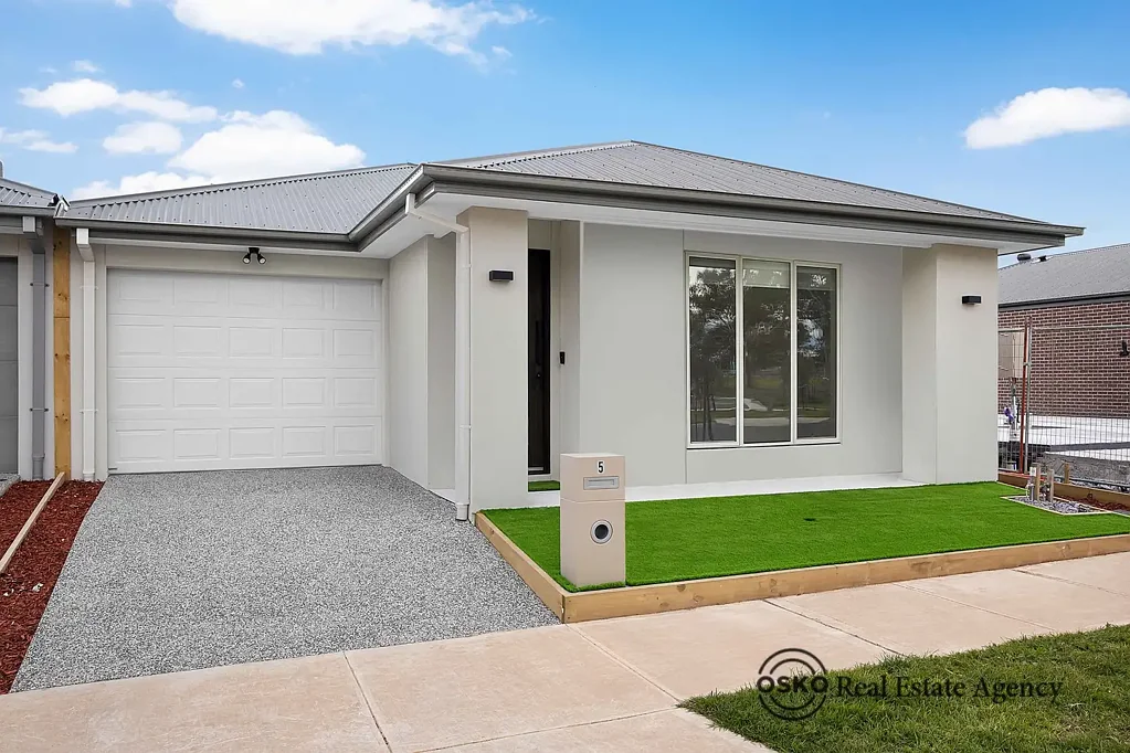 Brand New Family Home | Luxury Upgrades | Riverwalk Estate