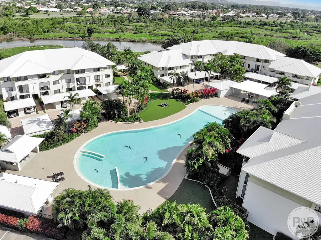 Rosslea 2 Bedroom Low-Maintenance Living in a Resort-Style Complex - Ground Floor Unit!