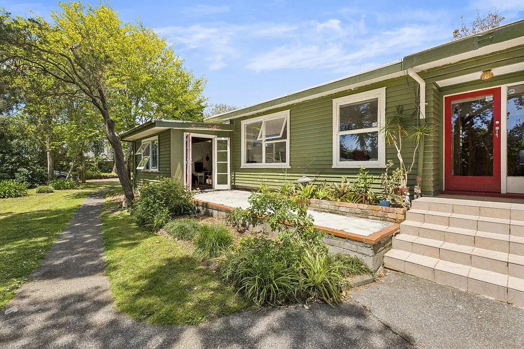 54 Taylor Road, Mangere Bridge, Manukau City, Auckland