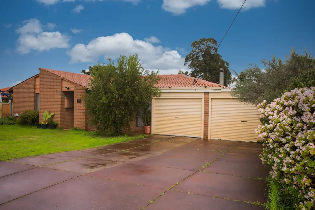 77 Calluna Way, Forrestfield, WA 6058