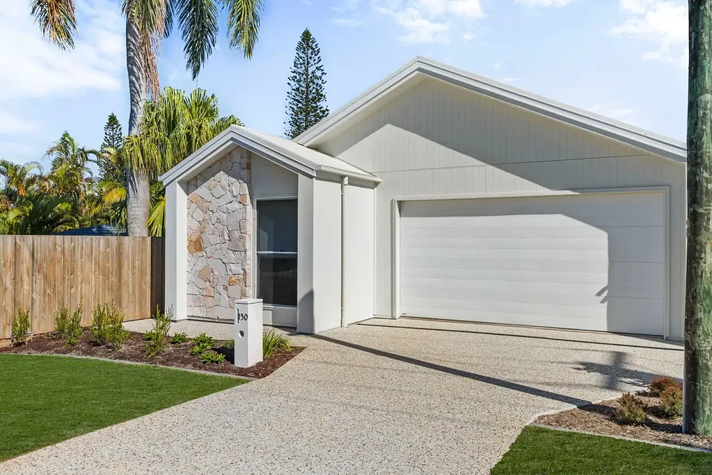 Redland Bay 3બેડરૂમ HUGE PRICE REDUCTION | BRAND NEW | NO BODY CORP | $0 STAMP DUTY FOR ELIGIBLE FIRST HOME BUYERS