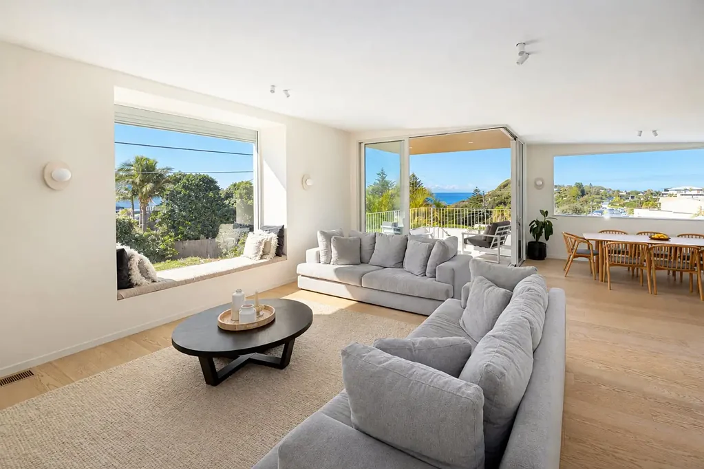 Mona Vale 5ਬੈੱਡਰੂਮ A refined coastal home with an architectural point of view