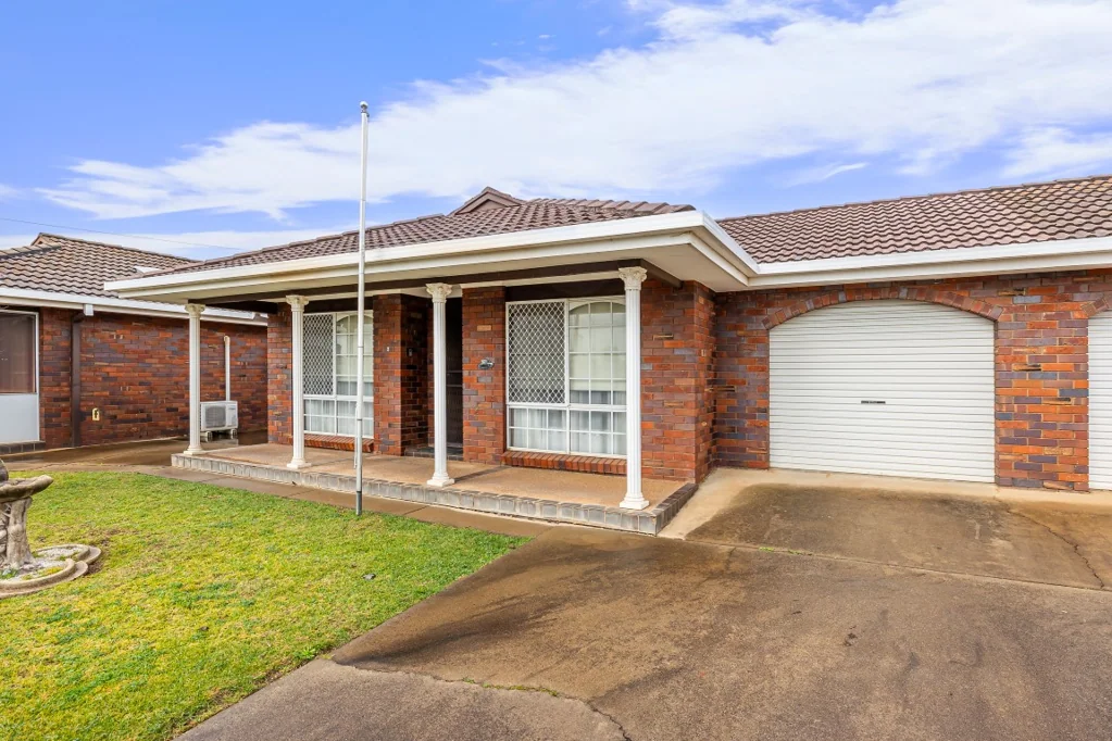 2/101 Crowley Street, Temora, NSW 2666