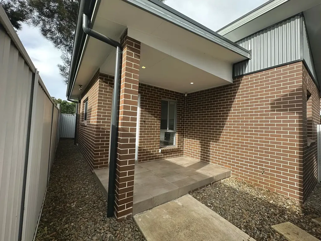 AVAILABLE NOW - One Bedroom Granny Flat