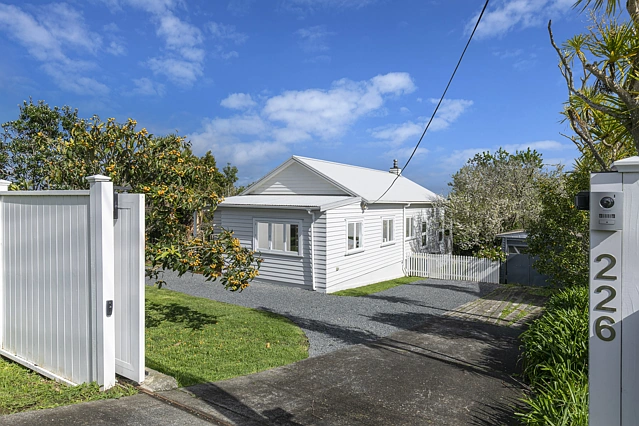 226 Upper Harbour Drive, Greenhithe, North Shore City