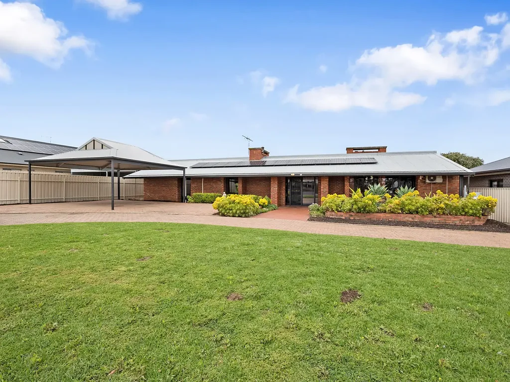 Onkaparinga Hills 4બેડરૂમ Unique Large Family Home/Solid Brick/Raked Ceilings/1250m²