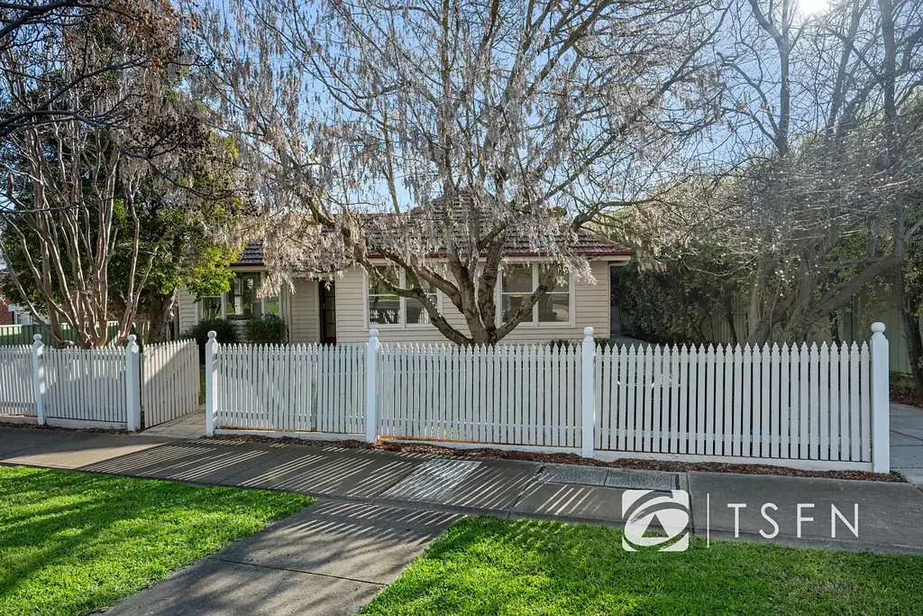 Kennington 3房  A Home With Potential in a Great Location