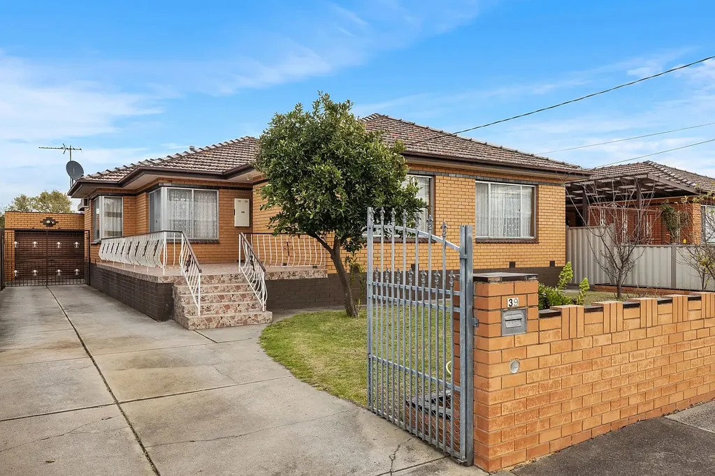 39 Kay Avenue, Lalor, VIC 3075