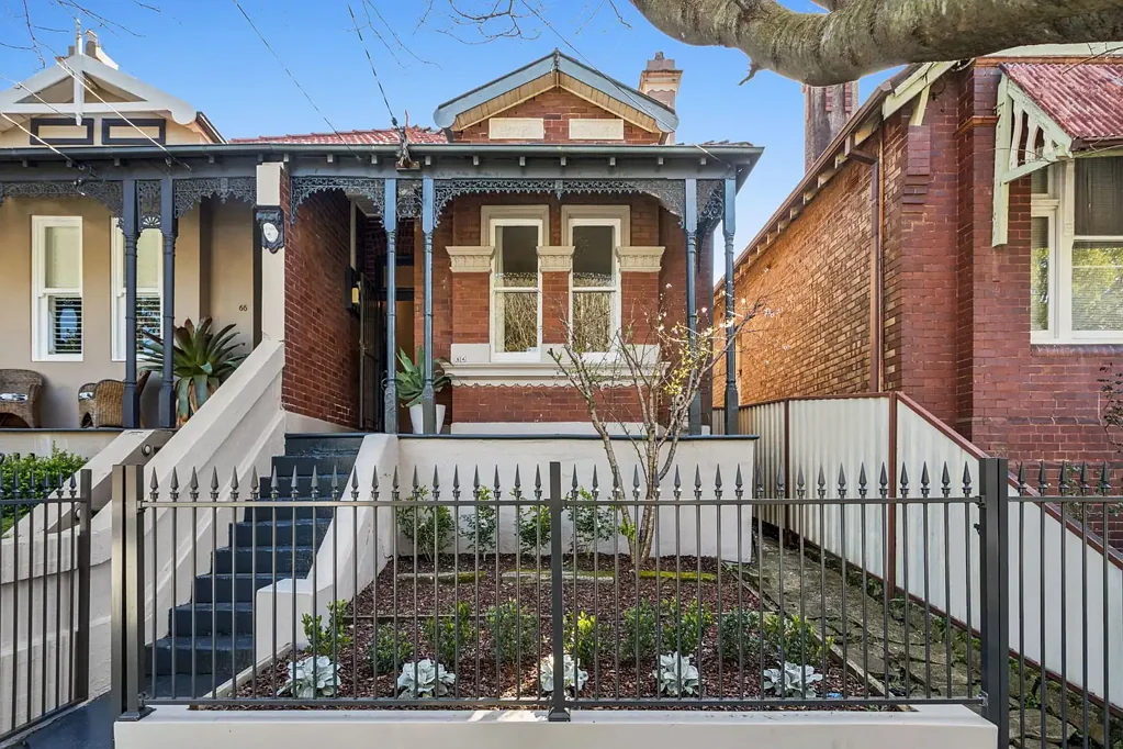 Period Charm, Parkside Perfection Discover the Heart of Stanmore