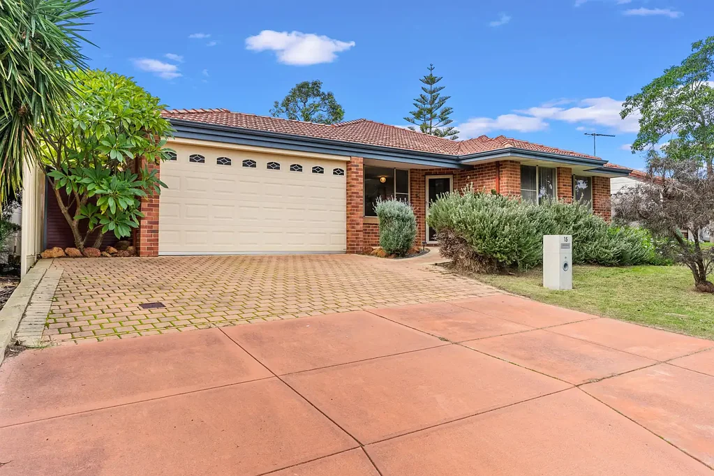 15 Waterlily Drive, Stratton, WA 6056